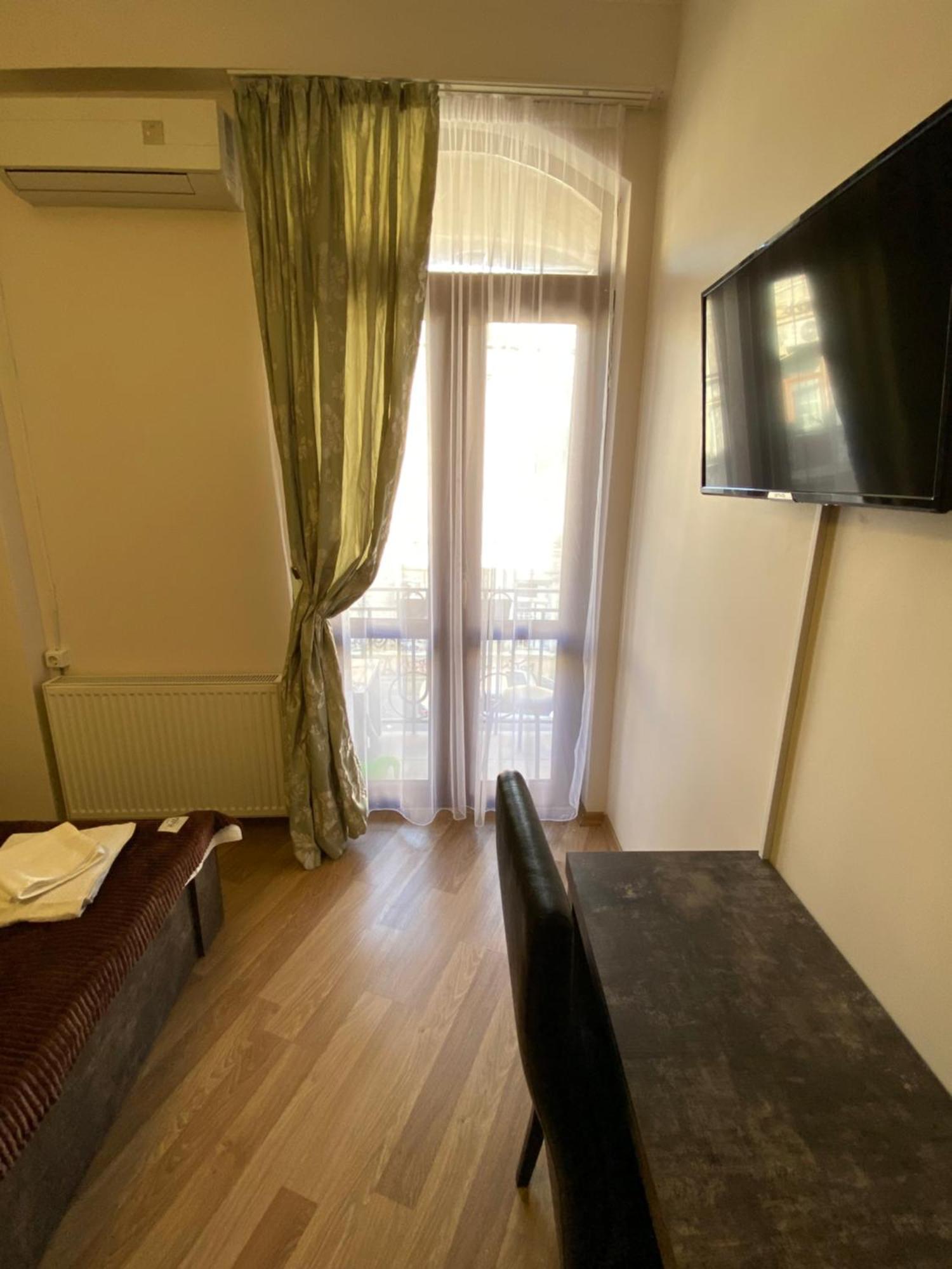 Siqvaruli Tbilisi Exterior foto